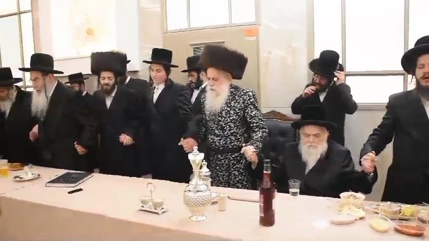 שמחת הבר מצווה לנכד האדמו"ר מבוטשאן