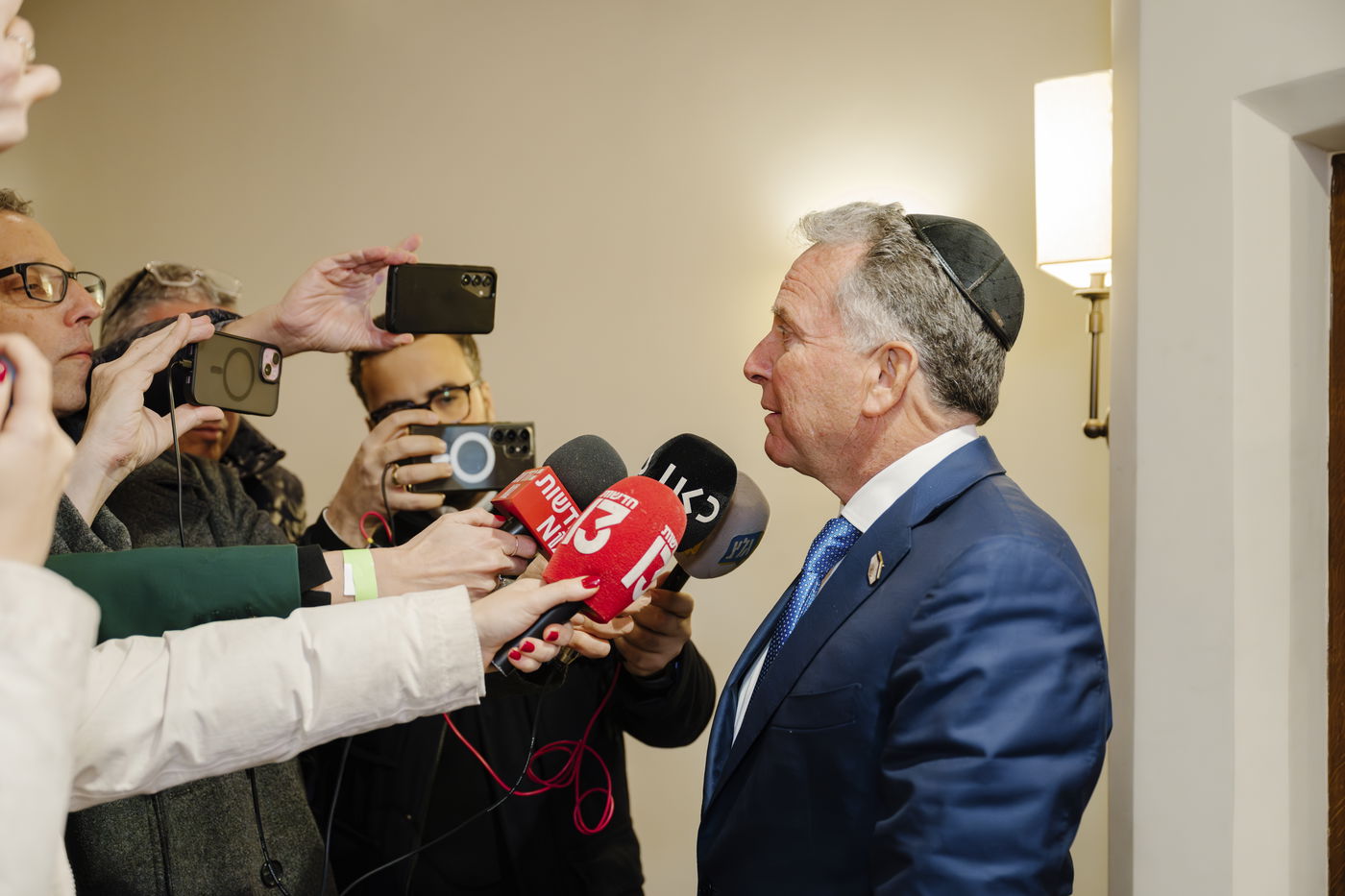 דיווח ערבי: החל סבב השיחות הרביעי בין ארה"ב לאיראן