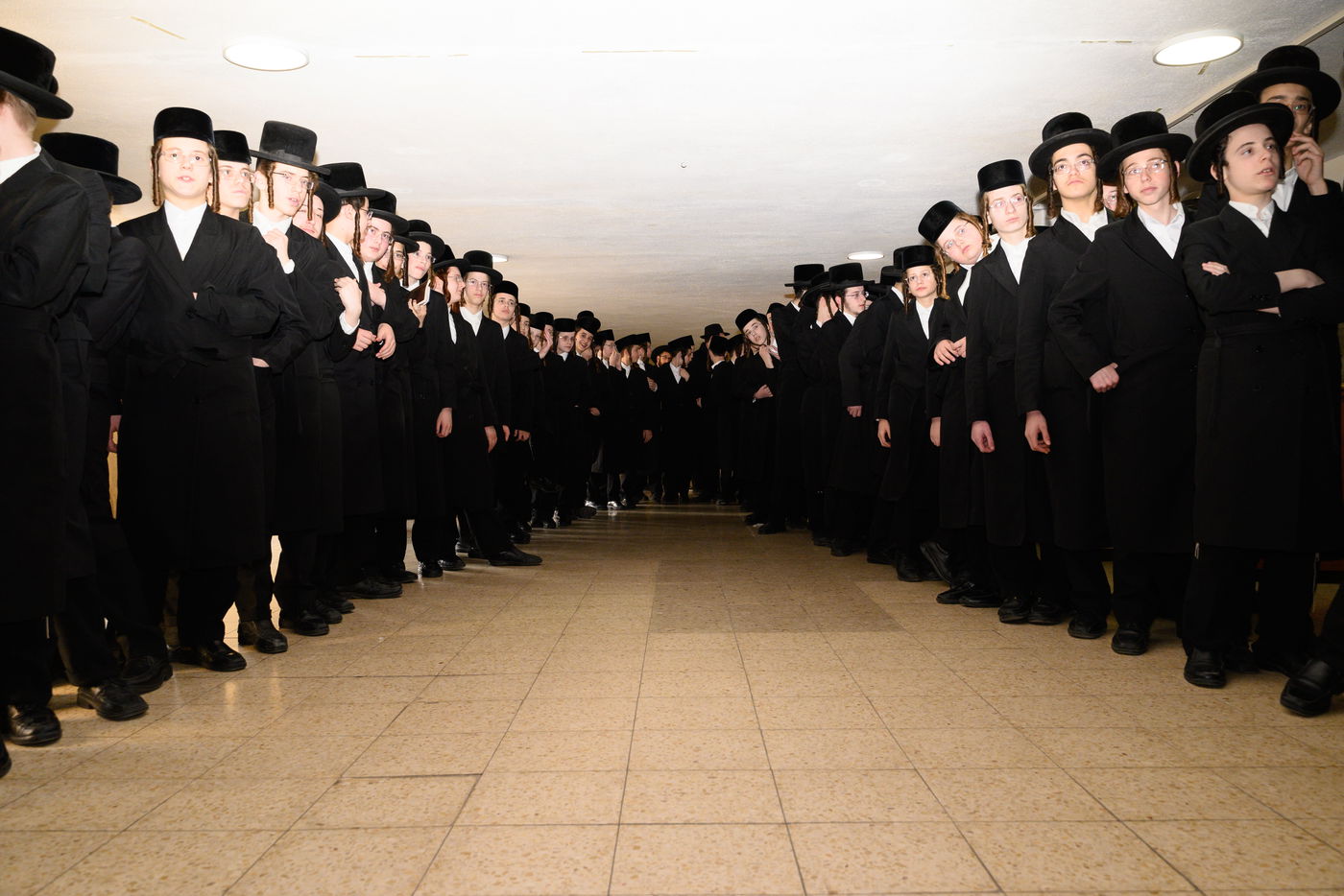 ישיבת ויז'ניץ אלעד במעונו של הגר"מ שטרנבוך