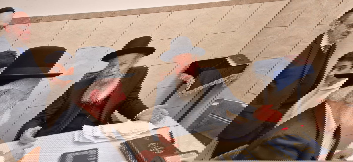 תלמידי בית ספר "חורב" רמת גן בביקור אצל הגרמ"ש אדלשטיין 