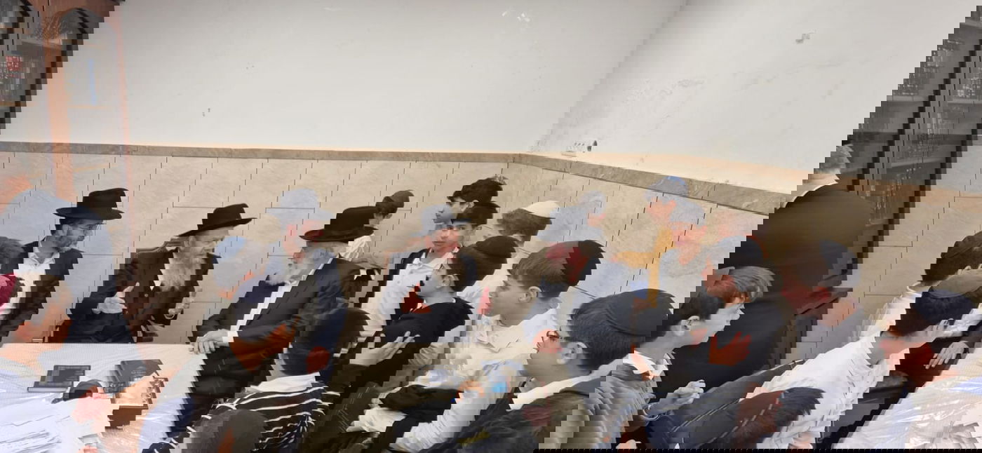 תלמידי בית ספר "חורב" רמת גן בביקור אצל הגרמ"ש אדלשטיין 