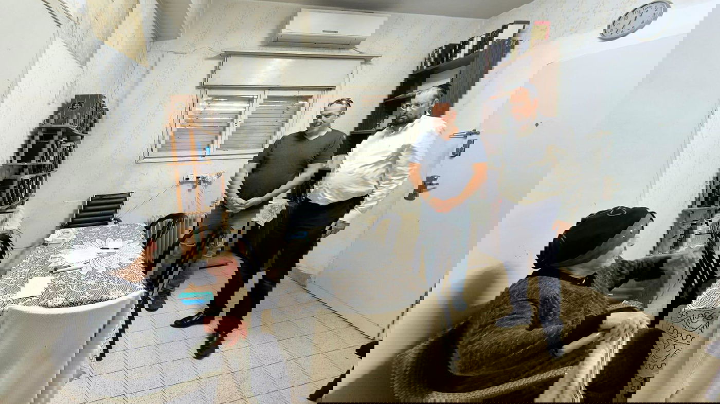 האבא וישראל כהן אצל הרבנית לנדו, השבוע