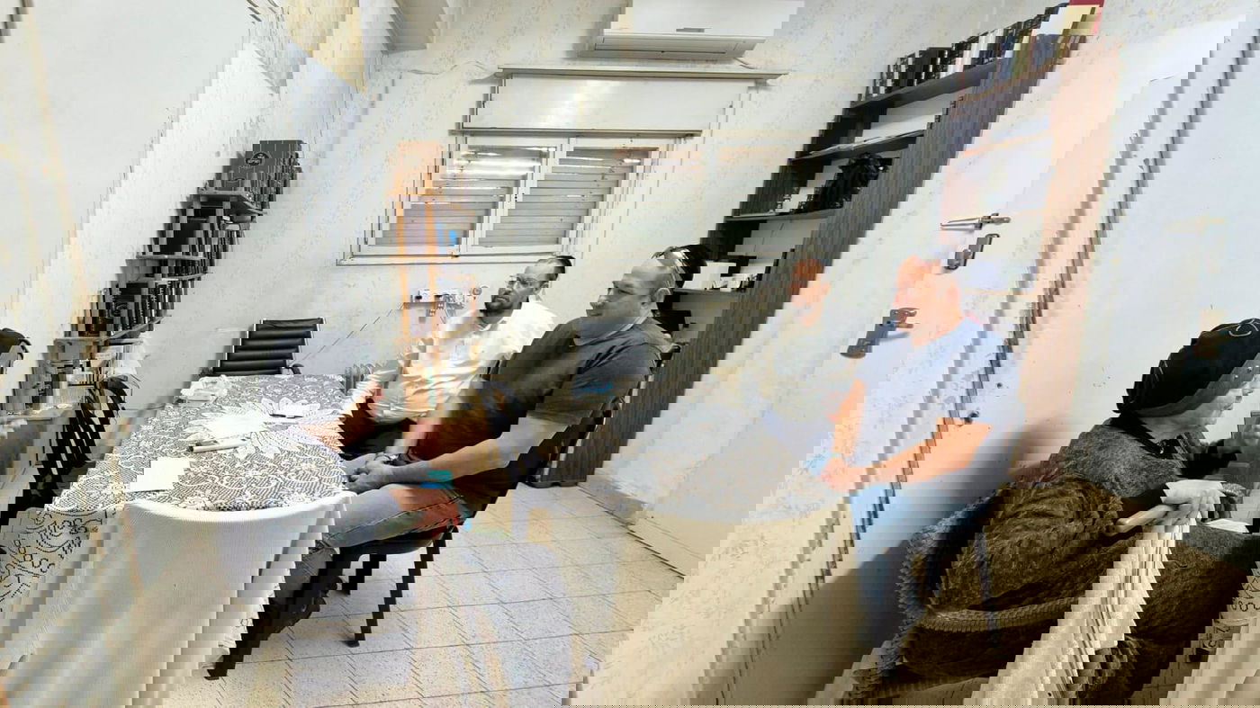 האבא וישראל כהן אצל הרבנית לנדו, השבוע