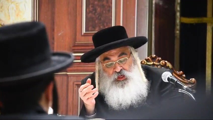 האדמו"ר מדושינסקיא בישיבת 'מנחת יצחק' 