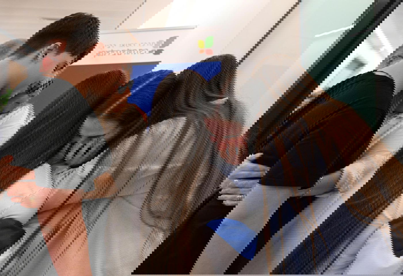 אגם בבכי לאחיה: "אתה כזה גבוה, בגובה של אבא" | צפו