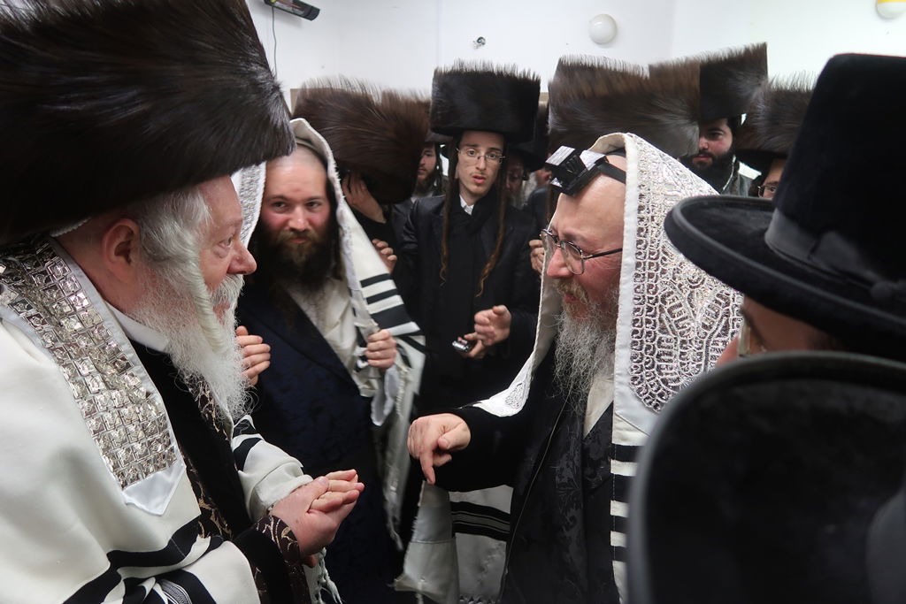 שמחת הברית בחצרות ביאלה ב"ב - פרמשילאן