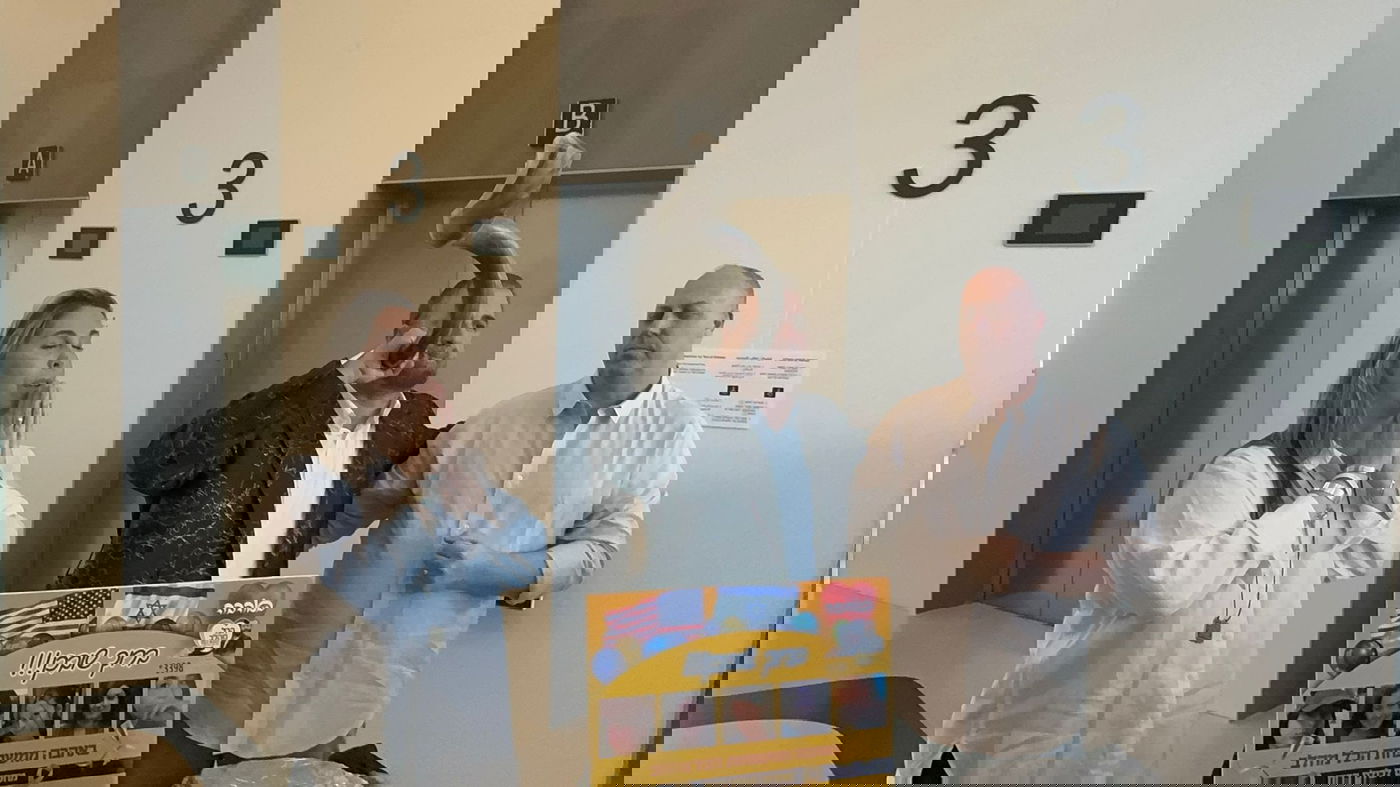 תקיעה בשופר עם הוריה של אגם ברגר