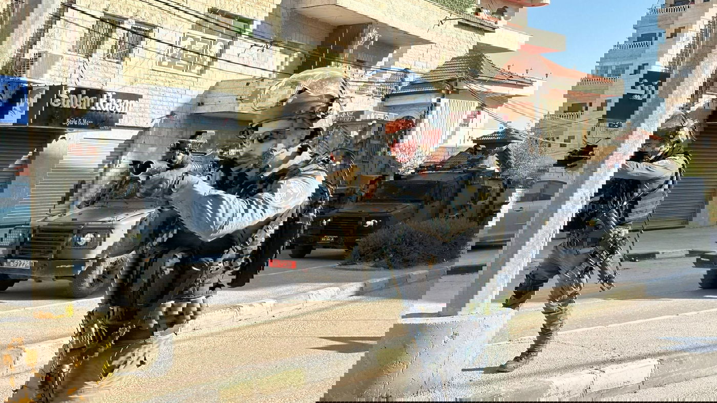 לוחמי מג״ב עצרו תומכי טרור שהניפו דגלי חמאס - במהלך שחרור המחבלים