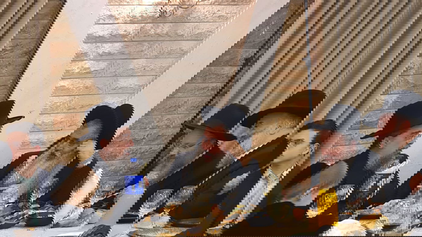 שמחת נישואי נכד הגר"א סאלים עם נכדת הגרש"י זעפראני 