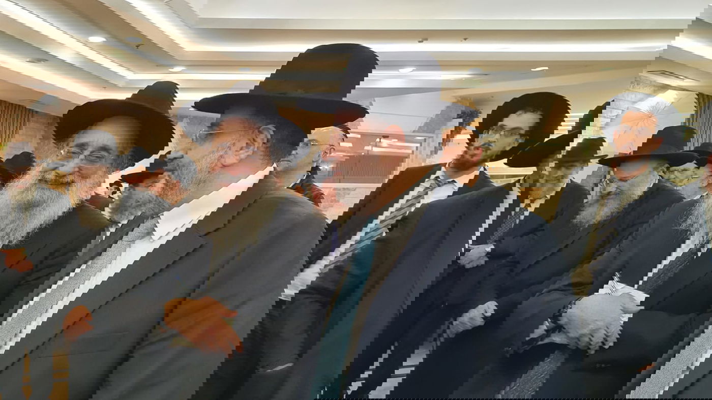 שמחת נישואי נכד הגר"א סאלים עם נכדת הגרש"י זעפראני 