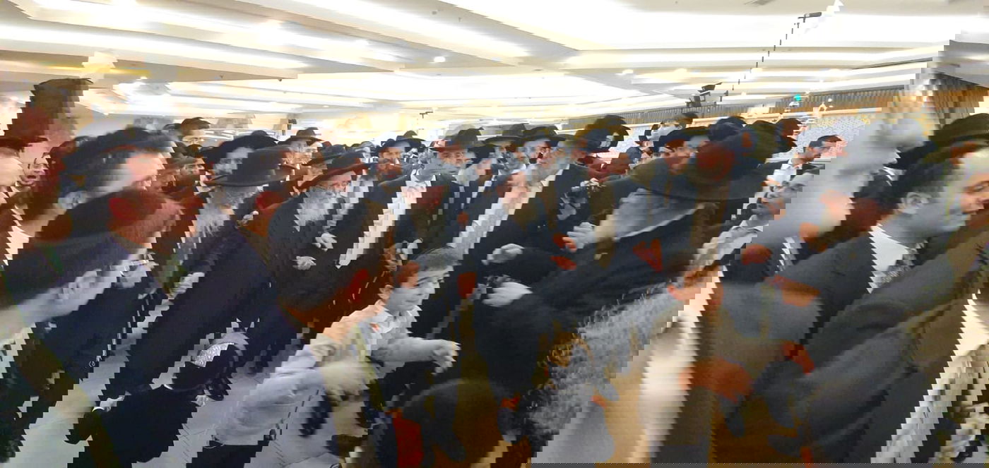 שמחת נישואי נכד הגר"א סאלים עם נכדת הגרש"י זעפראני 