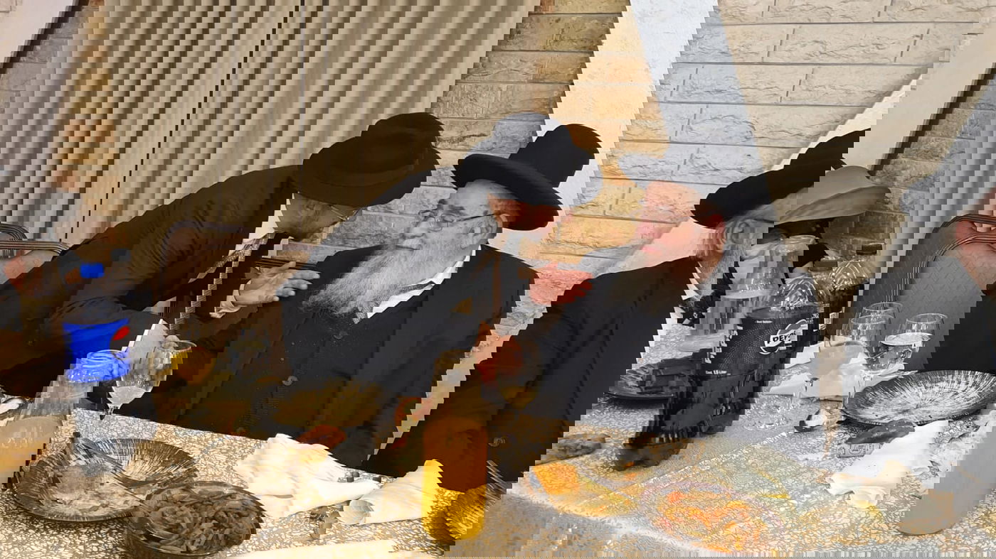 שמחת נישואי נכד הגר"א סאלים עם נכדת הגרש"י זעפראני 