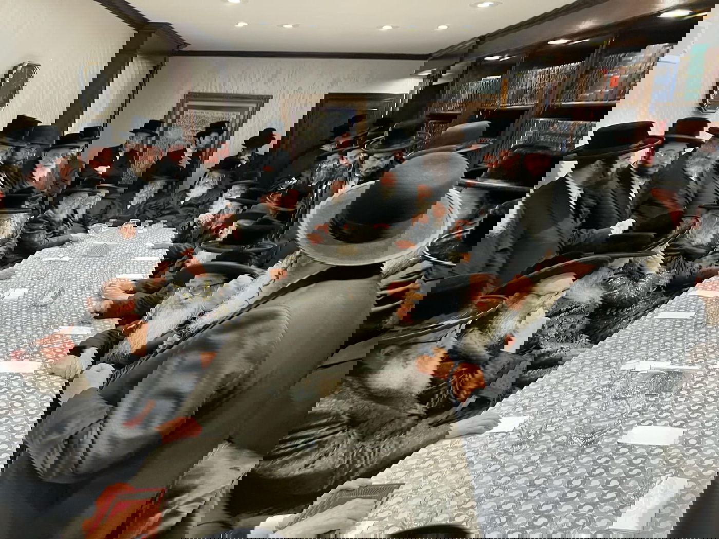 אסיפת האדמורי"ם להצלת ילדי כת לב טהור