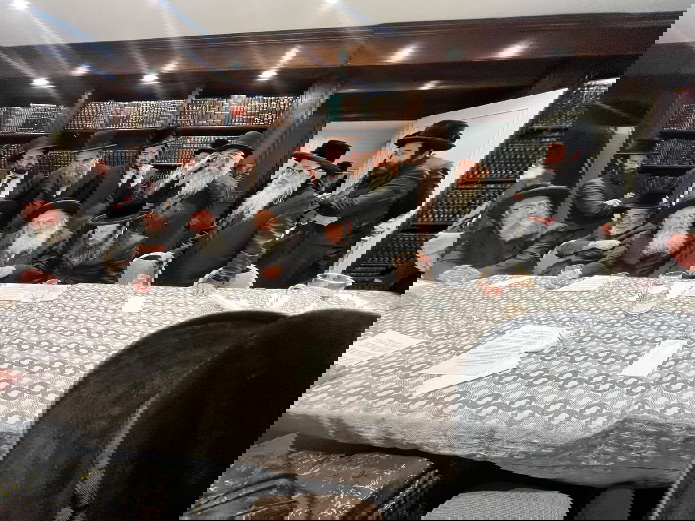 אסיפת האדמורי"ם להצלת ילדי כת לב טהור