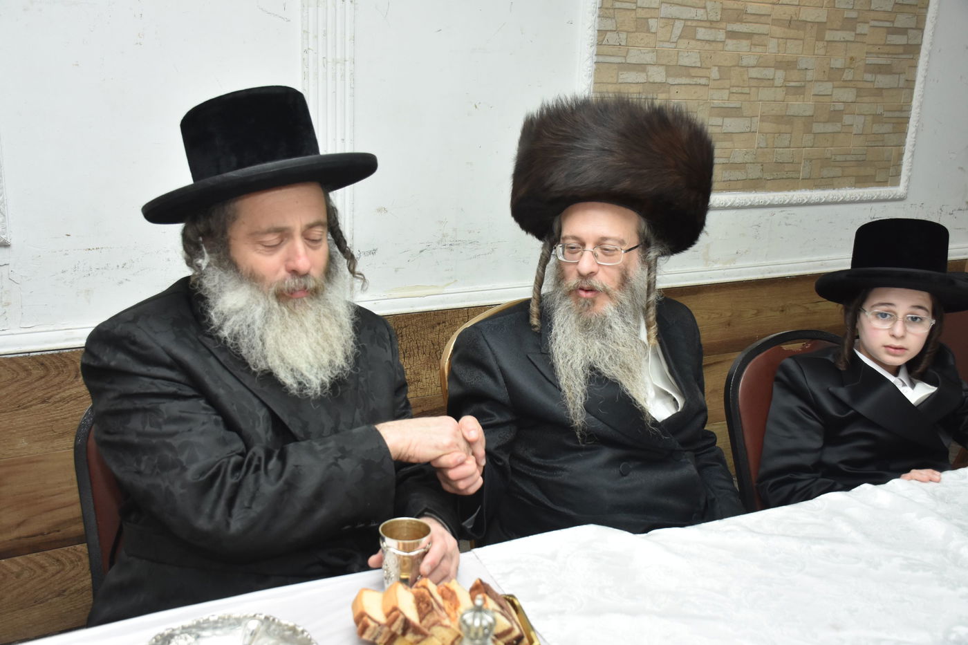 שמחת הבר מצווה לבן האדמו"ר מנדבורנה אראד ב"ב