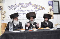 הגה"צ רבי חיים מאיר הגר במעמד