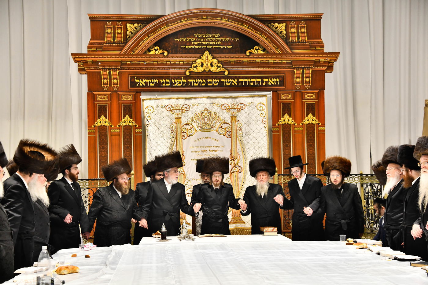 מוצאי שבת שירה בחצה"ק סאדיגורה