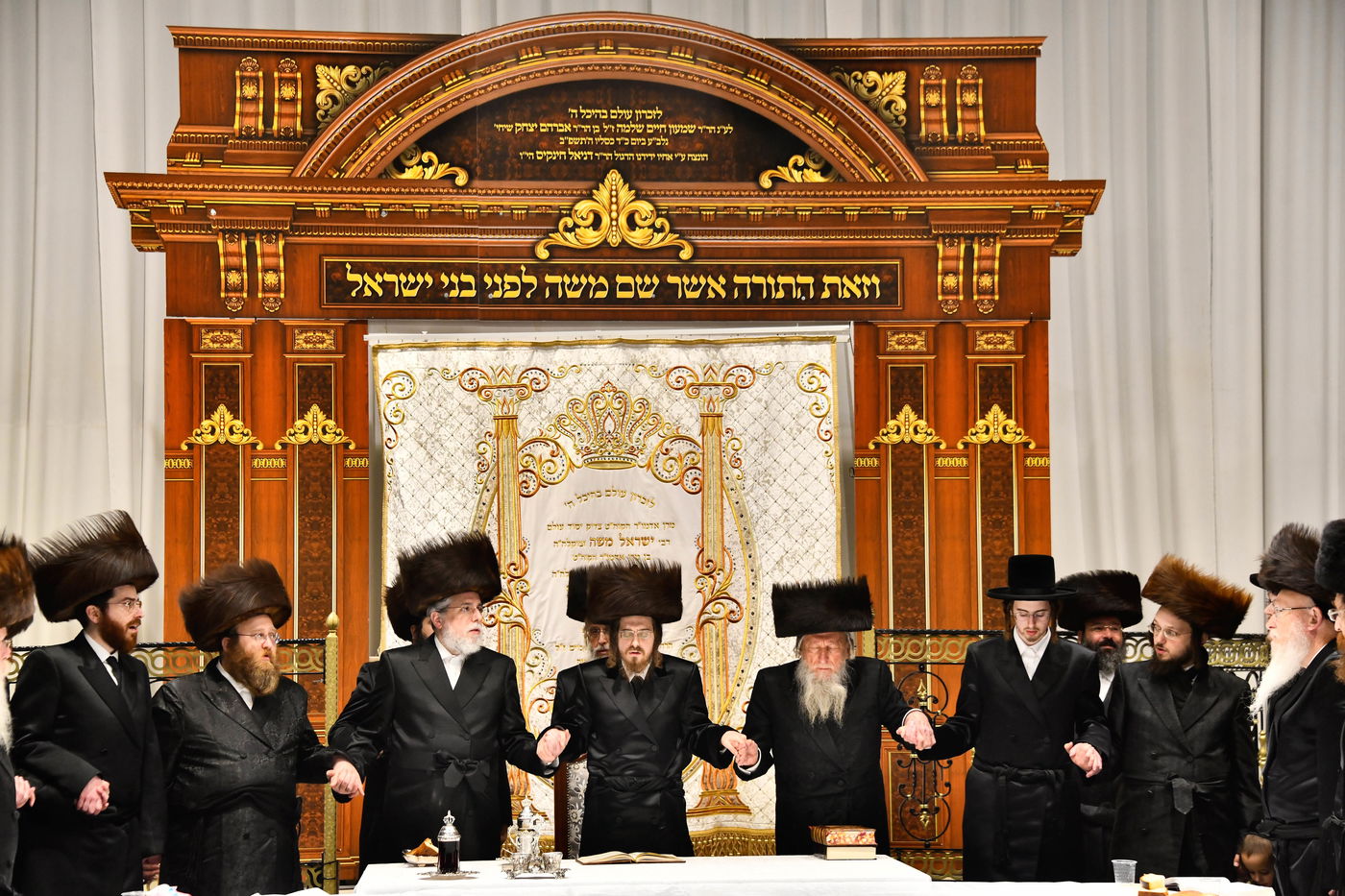 מוצאי שבת שירה בחצה"ק סאדיגורה