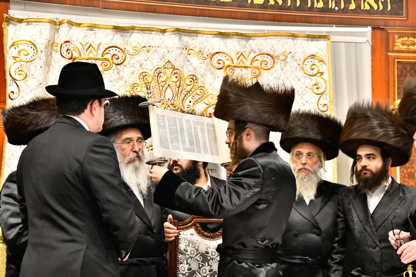 סיום כתיבת ס"ת בחצה"ק סאדיגורה