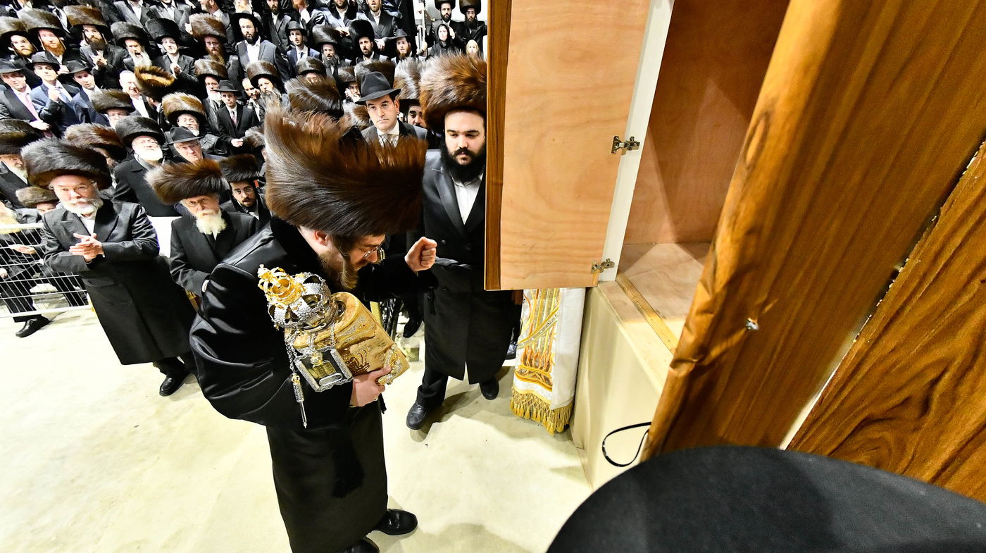 הכנסת ספר תורה בחצה"ק סאדיגורה