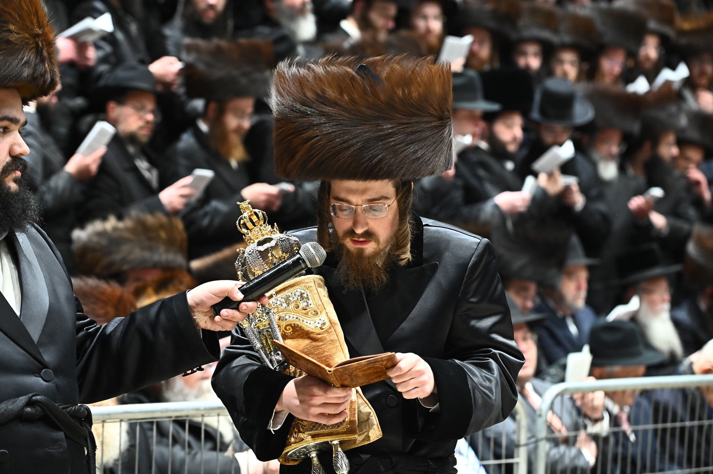 הכנסת ספר תורה בחצה"ק סאדיגורה