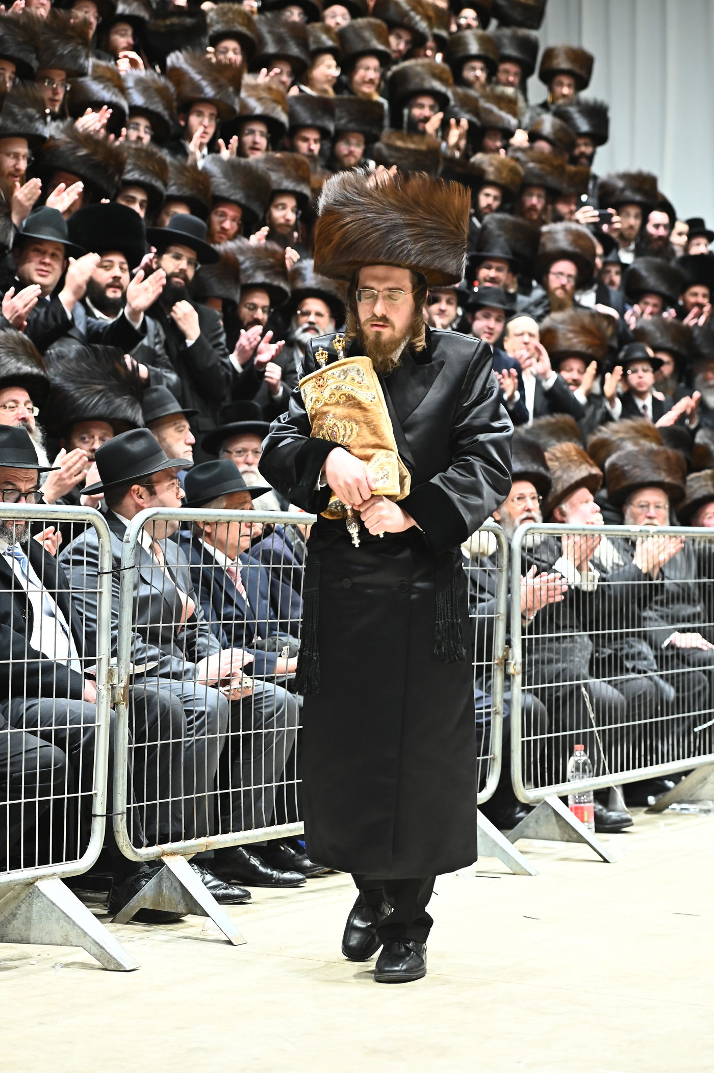 הכנסת ספר תורה בחצה"ק סאדיגורה