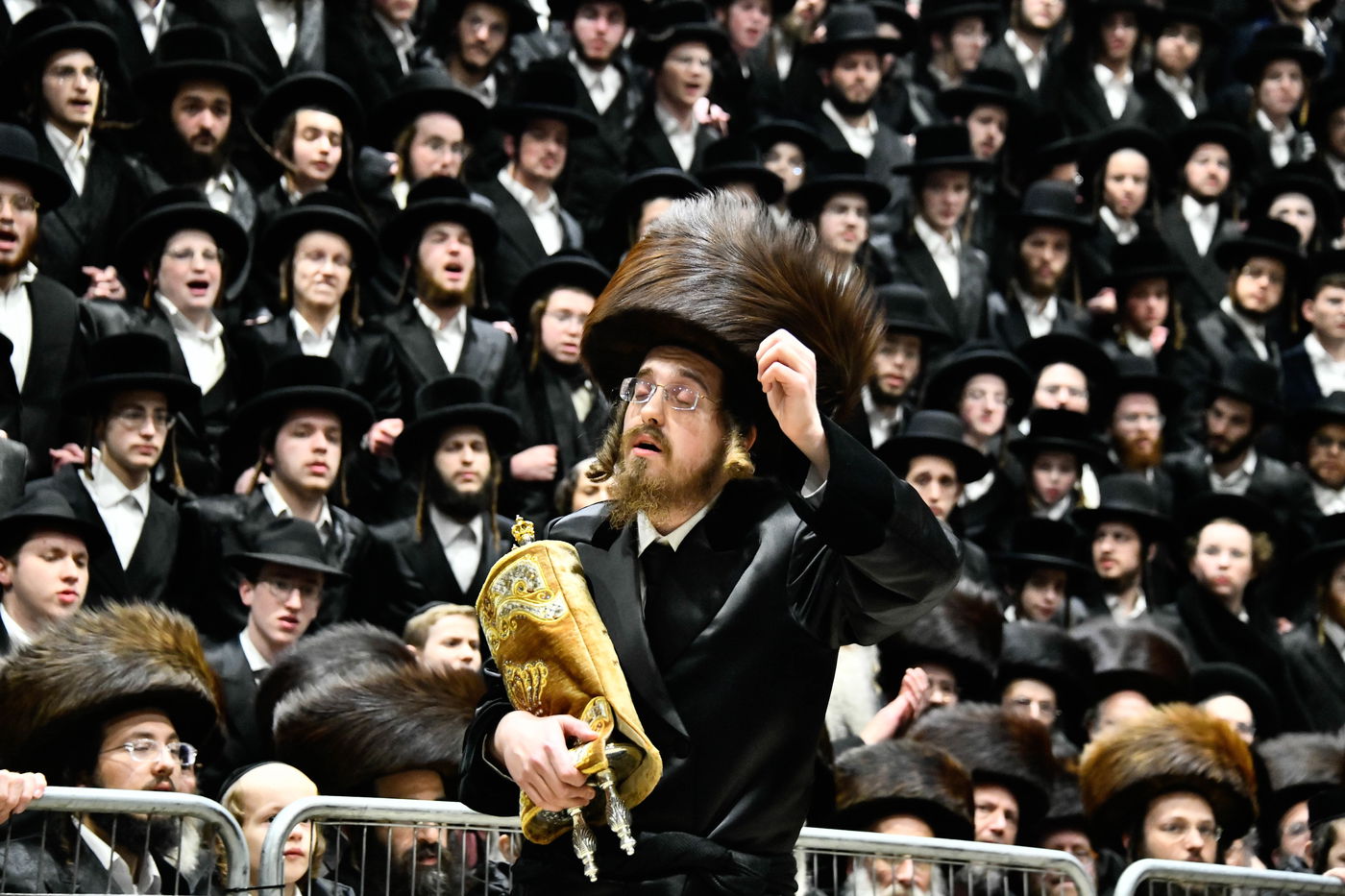 הכנסת ספר תורה בחצה"ק סאדיגורה