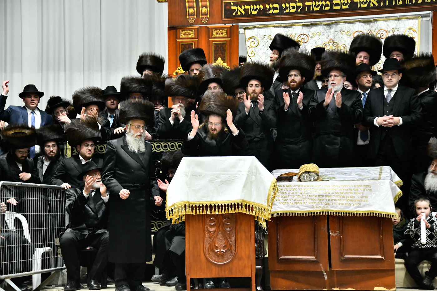 הכנסת ספר תורה בחצה"ק סאדיגורה