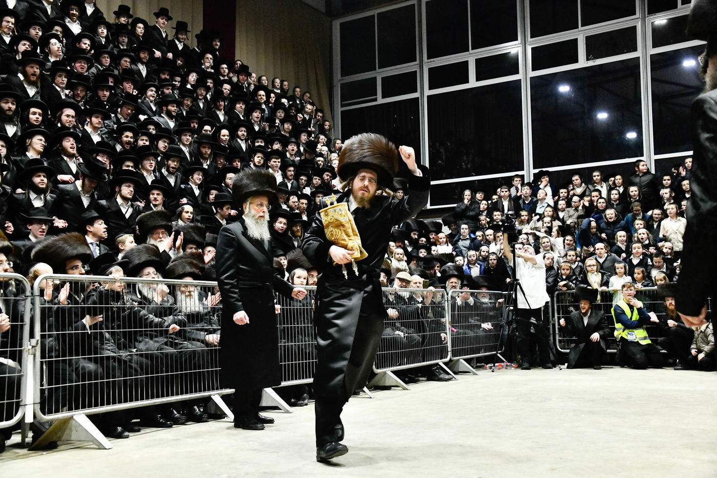 הכנסת ספר תורה בחצה"ק סאדיגורה