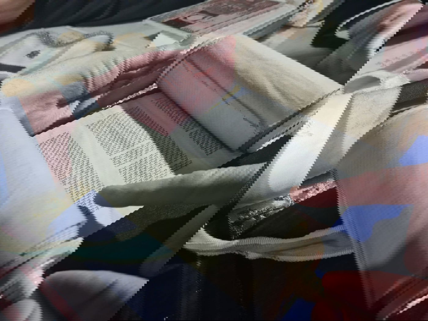 18 ס"מ גובה: כך נראה ספר התורה המיניאטורי בבית הנשיא