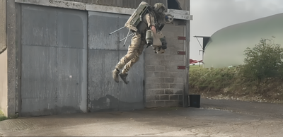  החייל המרחף: חליפת הג'טpack