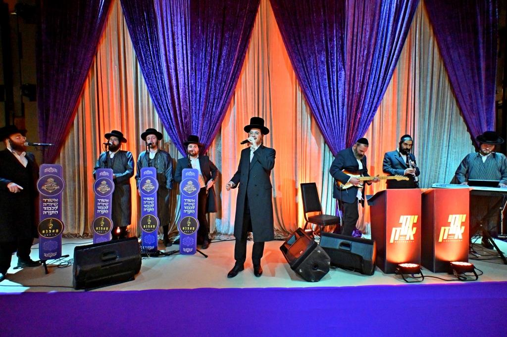 מעמד כבוד חכמים ינחלו בחצר הקודש תולדות אהרן