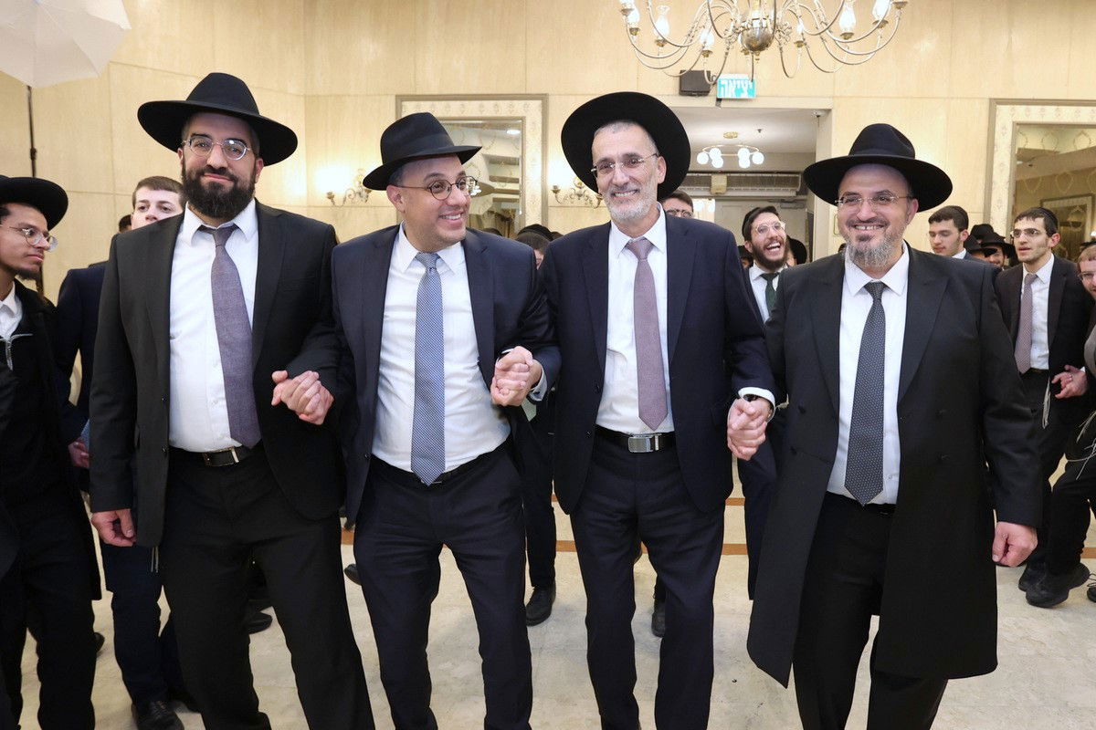 שמחת נישואי נכדתם של הגר"ש צדוק, והגר"ש צדוק