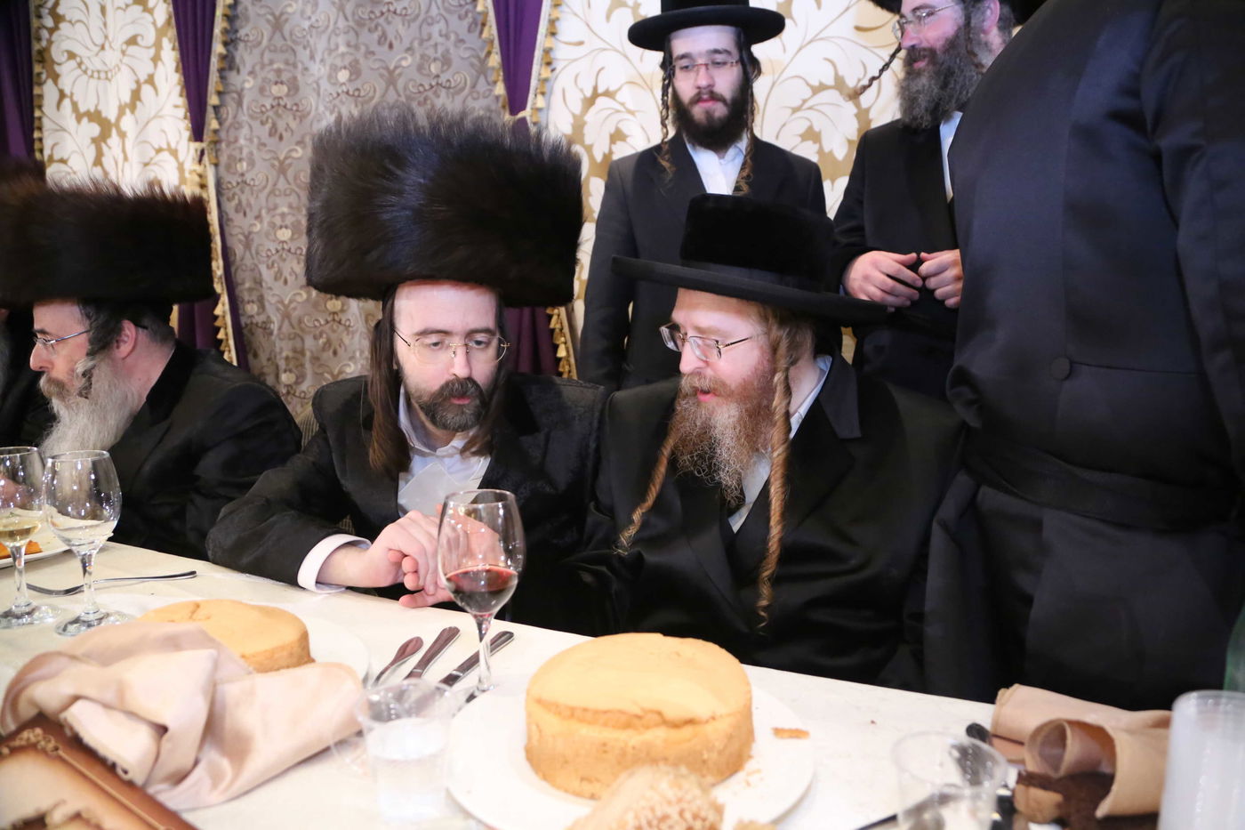 בשמחת נישואי אחיו שיחי' לפני כחודש ימים