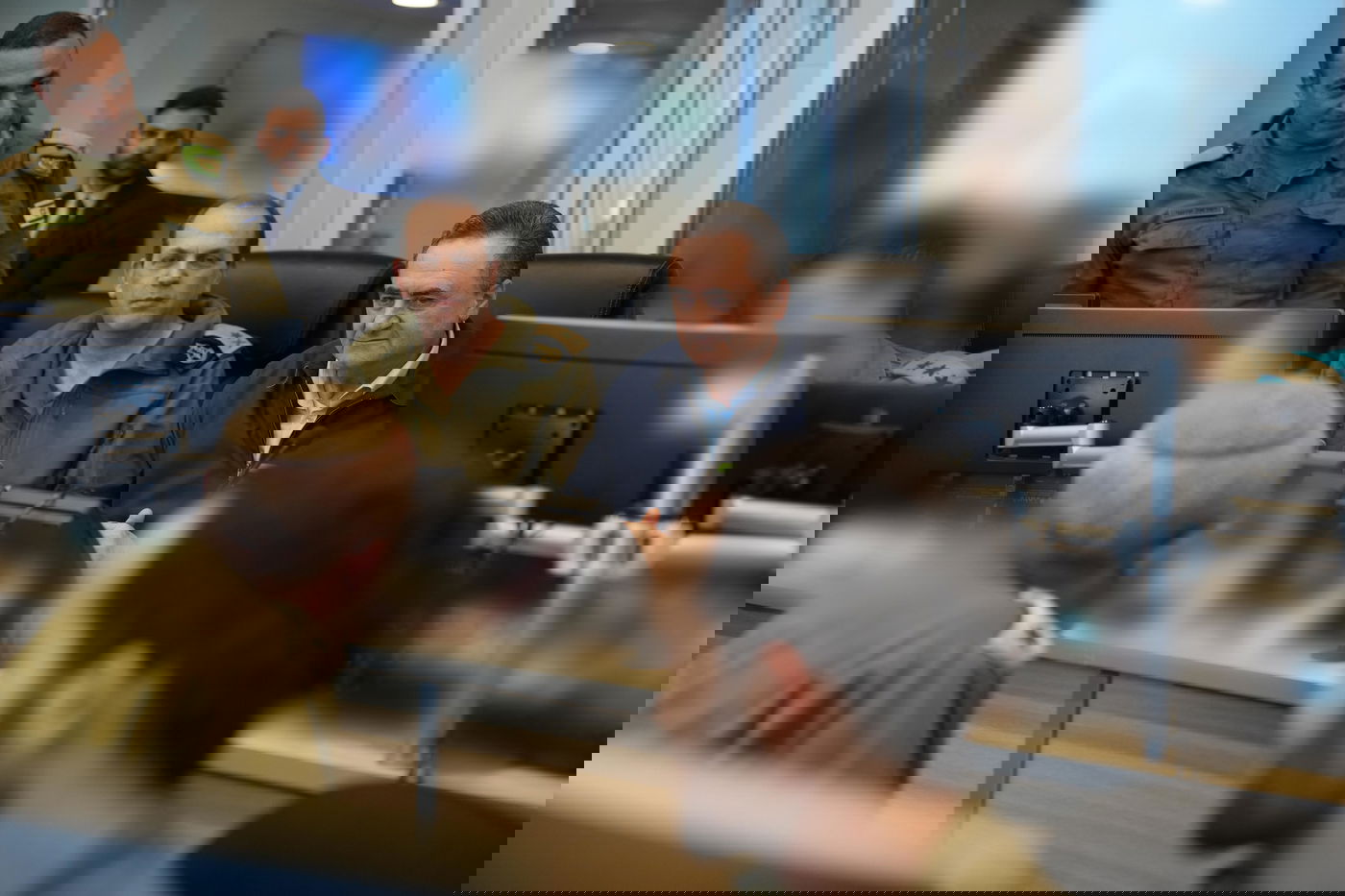 "ייפתחו שערי הגיהנום": שר הביטחון מאיים על חמאס