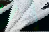 צילום חשבונית שווי המוצרים שנתפסו בעגלת החשוד