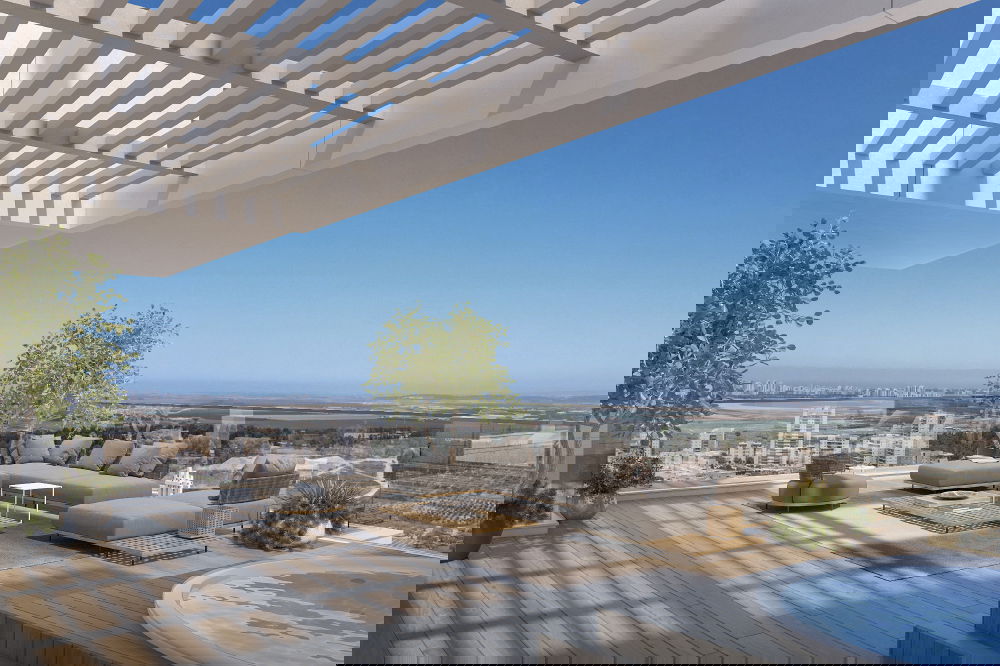 המגדלים כוללים כ-175 דירות, מיני פנטהאוזים ופנטהאוזים, עם מרפסות נדיבות הצופות לנוף