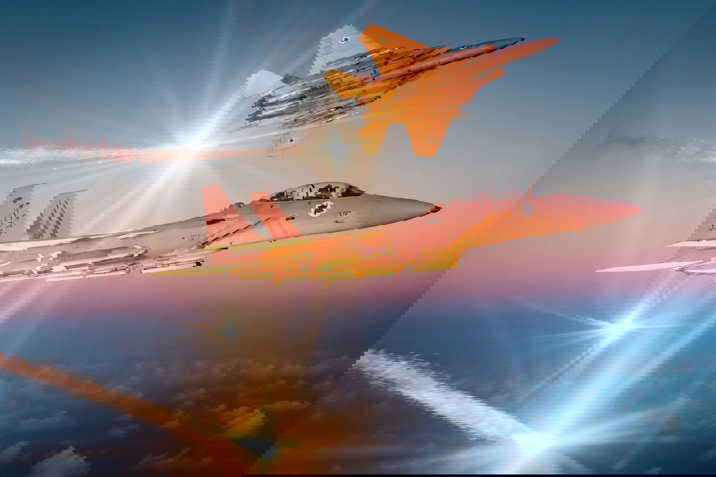 מטוסי f15 בז, יורים פצצות תאורה