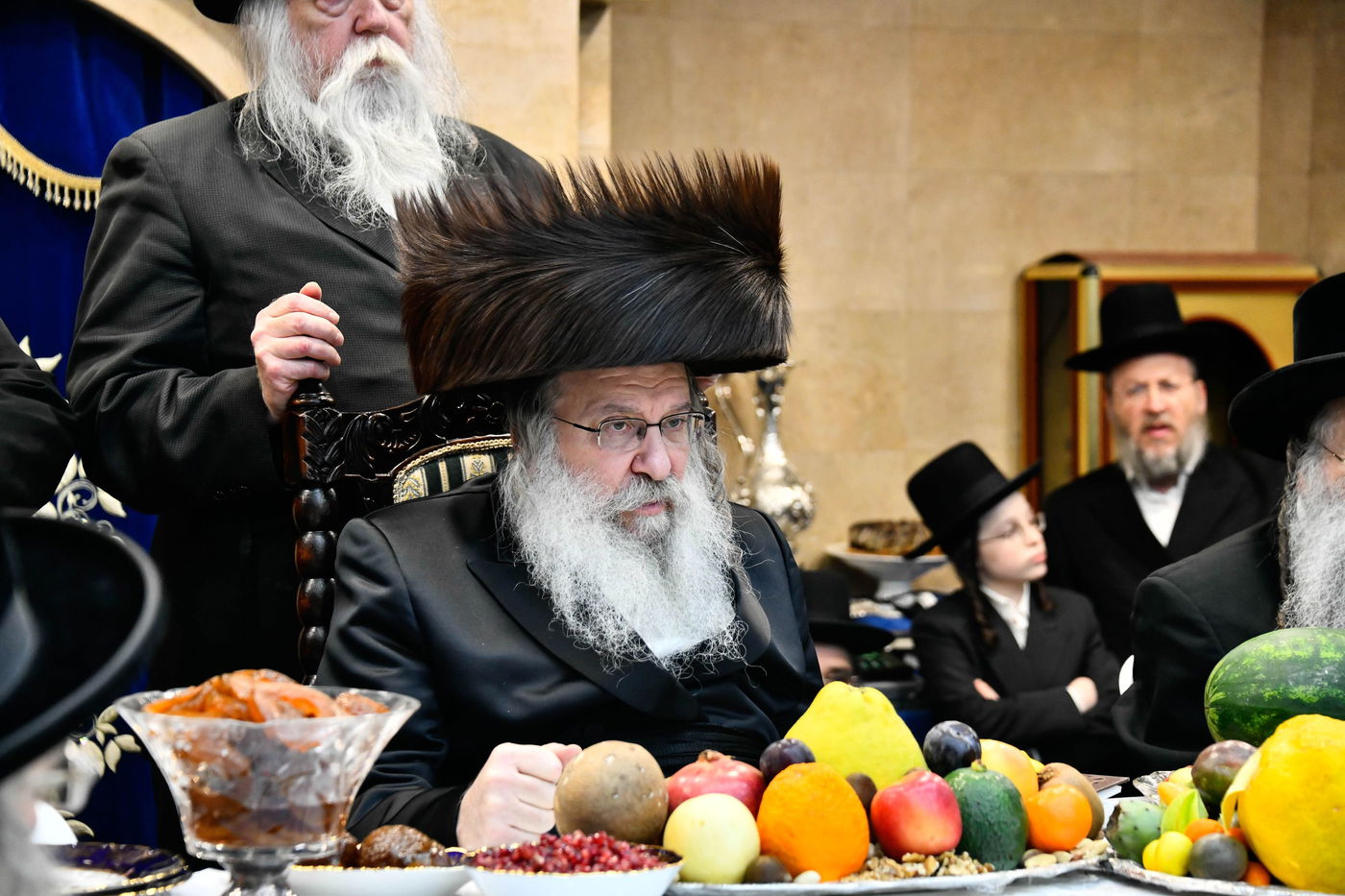 האדמו"ר מנדבורנה בטיש ט"ו בשבט