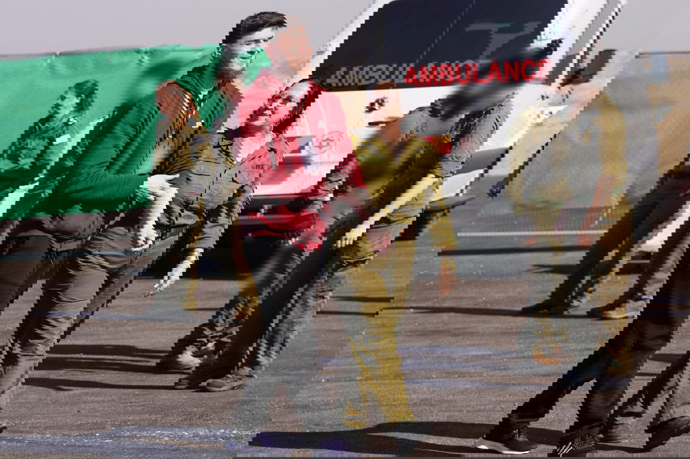 בטקס ראווה בחאן יונס בבוקר שבת: יאיר הורן, סשה טרופנוב ושגיא דקל חן שוחררו מהשבי