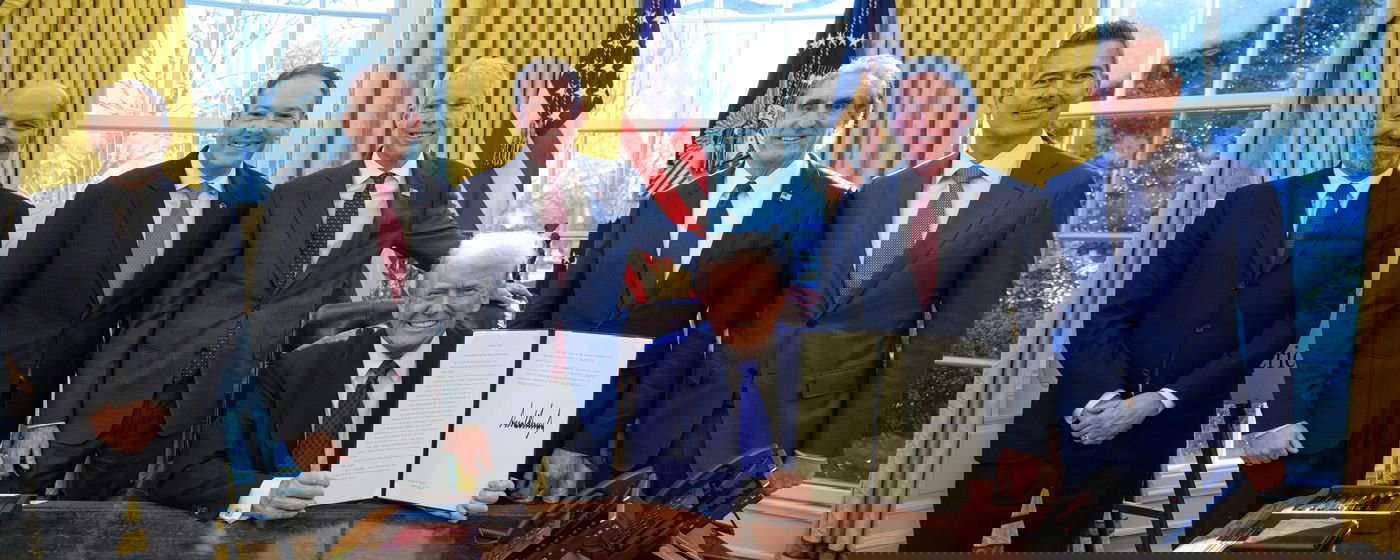 טראמפ בחדר הסגלגל