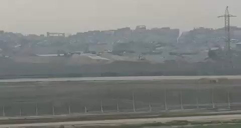 לא למדנו כלום? עזתים מתקרבים לגדר