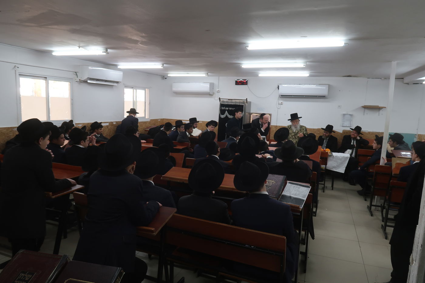 ט"ו בשבט בחצר הקודש מישקולץ