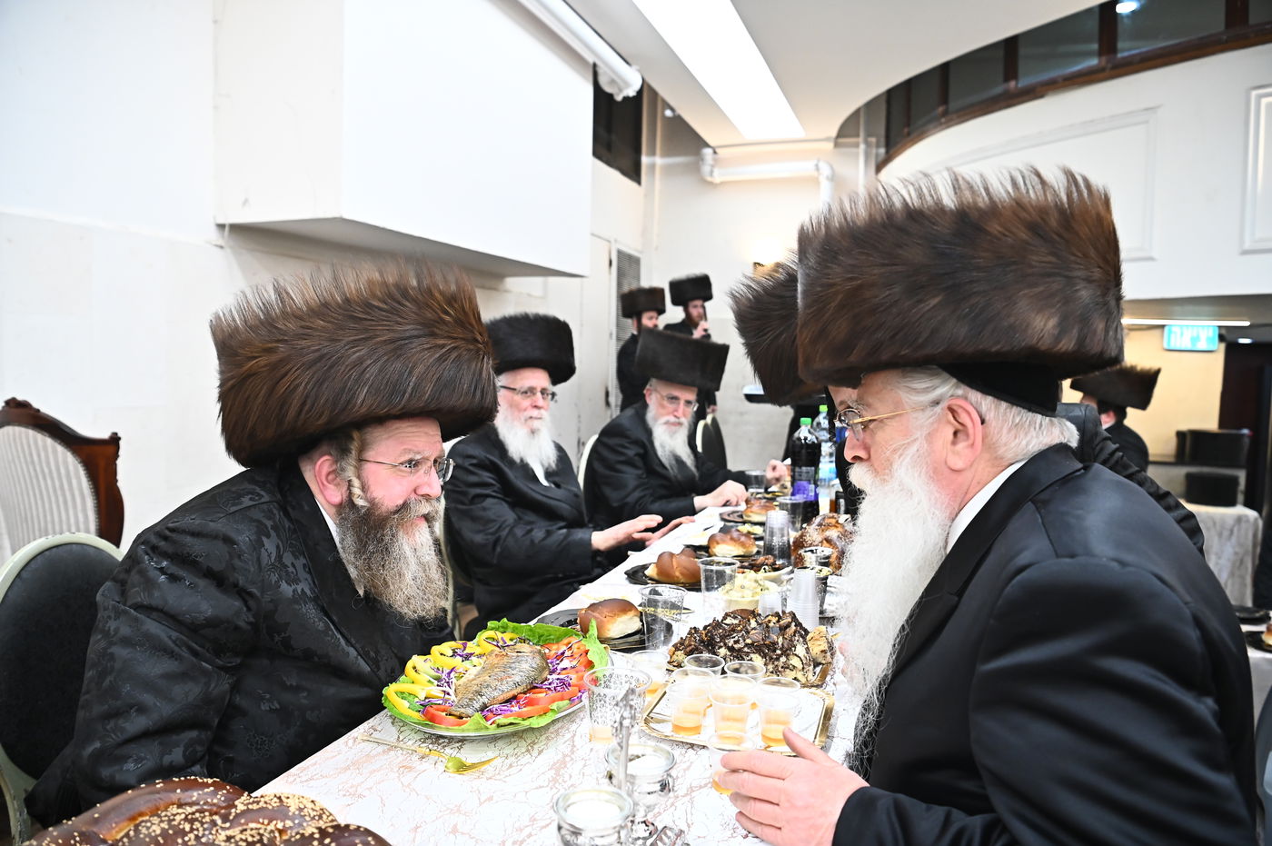 שמחת השבע ברכות בחצה"ק קרעטשניף - תולדות אהרן - קאסוב ויז'ניץ