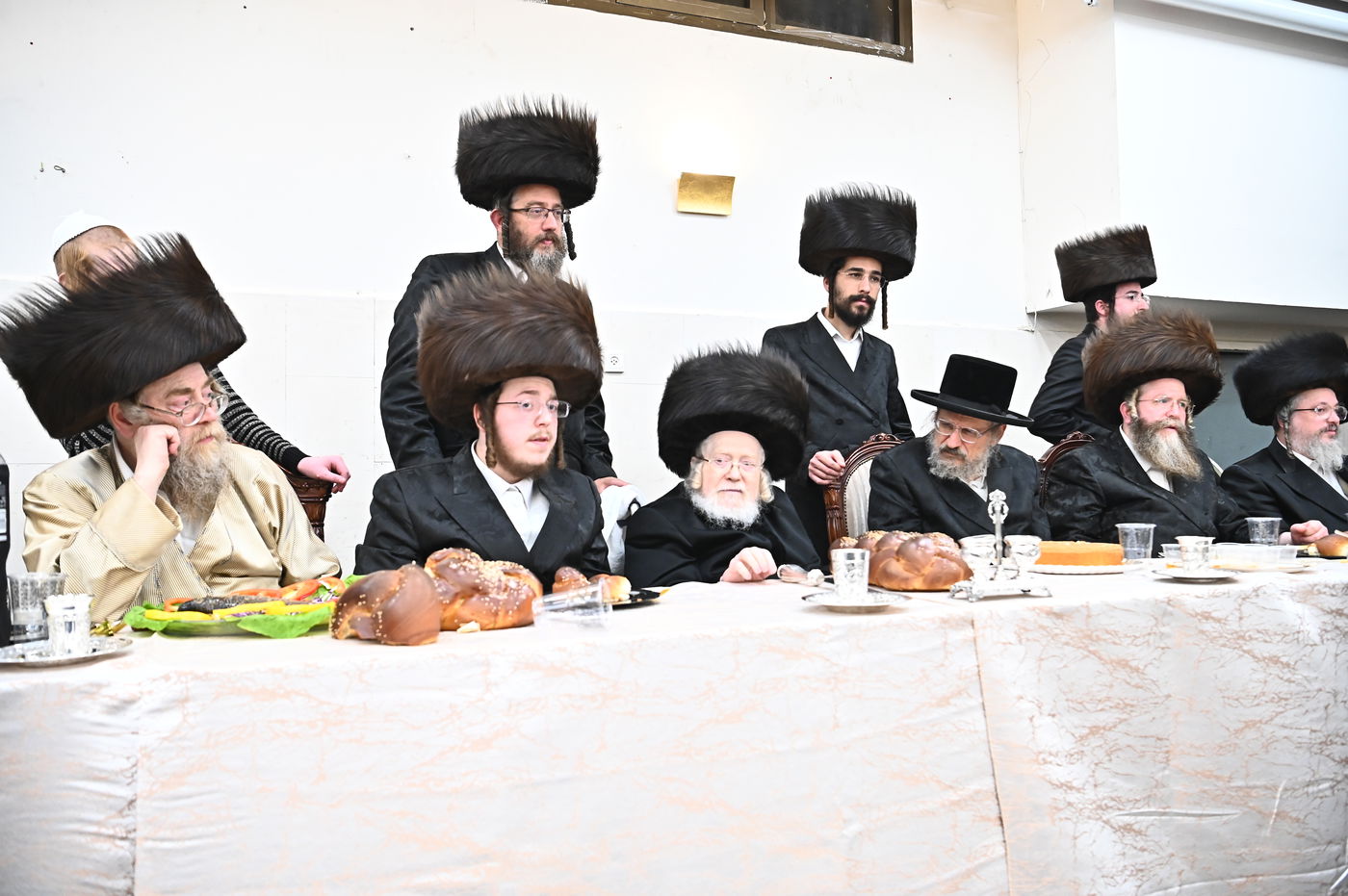 שמחת השבע ברכות בחצה"ק קרעטשניף - תולדות אהרן - קאסוב ויז'ניץ