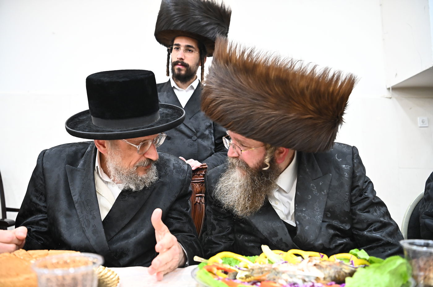 שמחת השבע ברכות בחצה"ק קרעטשניף - תולדות אהרן - קאסוב ויז'ניץ