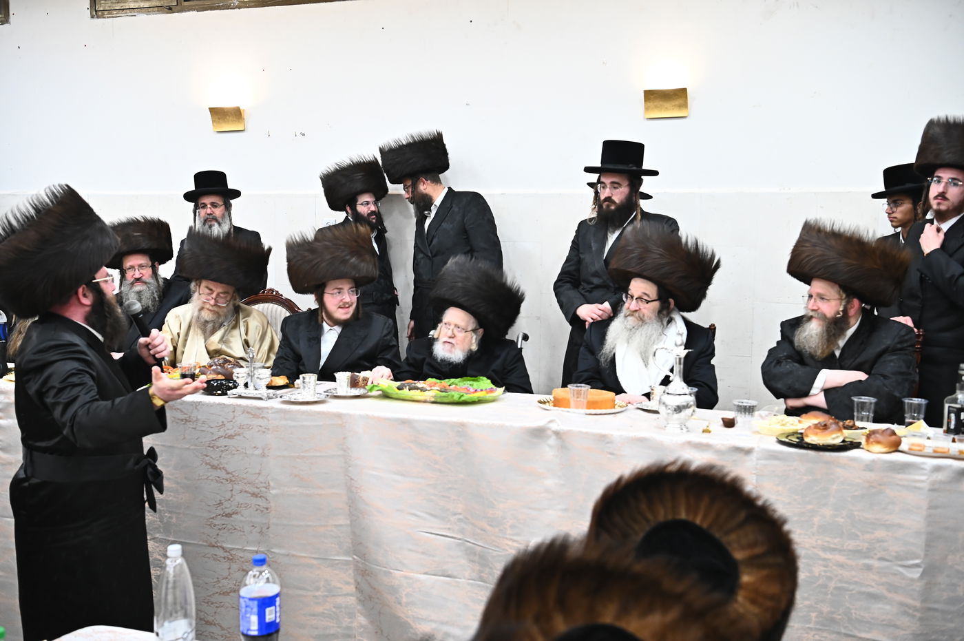 שמחת השבע ברכות בחצה"ק קרעטשניף - תולדות אהרן - קאסוב ויז'ניץ