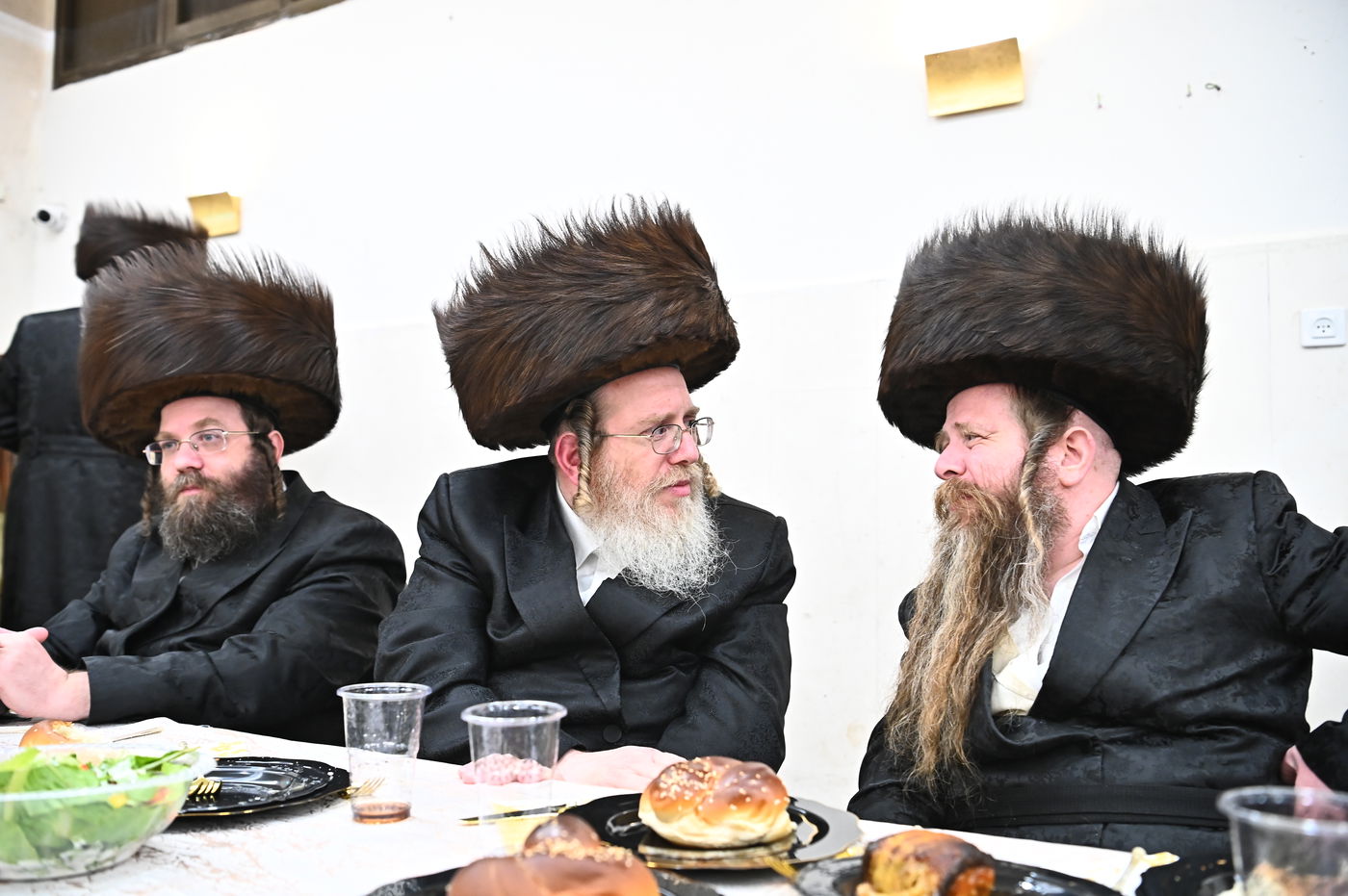 שמחת השבע ברכות בחצה"ק קרעטשניף - תולדות אהרן - קאסוב ויז'ניץ