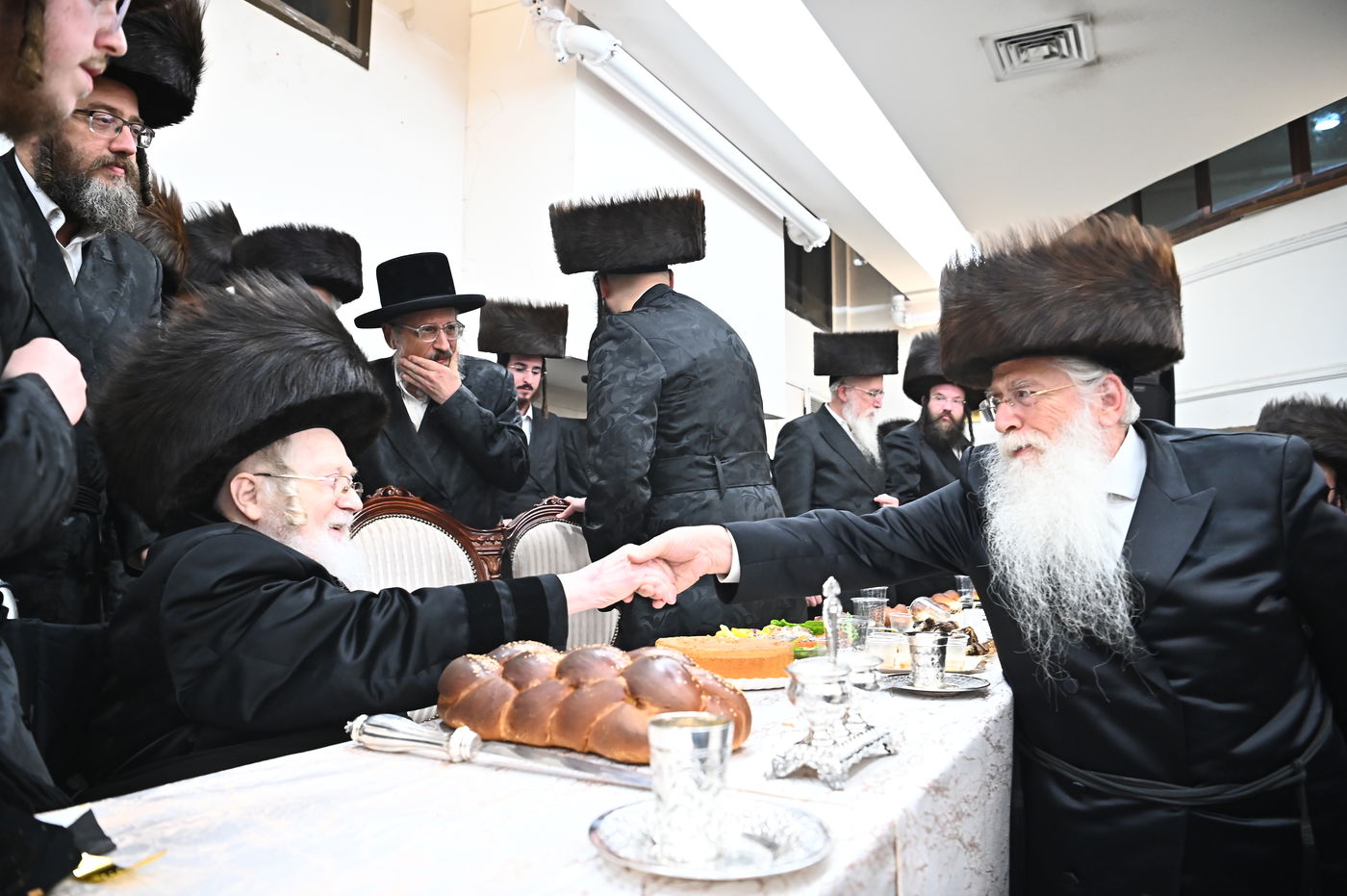 שמחת השבע ברכות בחצה"ק קרעטשניף - תולדות אהרן - קאסוב ויז'ניץ