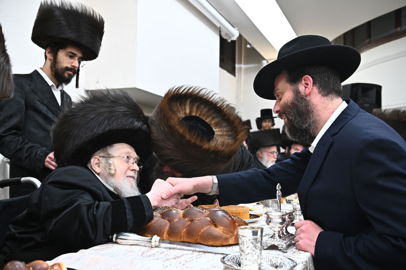 שמחת השבע ברכות בחצה"ק קרעטשניף - תולדות אהרן - קאסוב ויז'ניץ